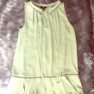 Flouncy, sleeveless blouse